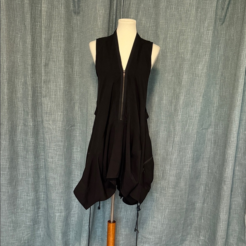 Gracia Black Sleeveless Dress